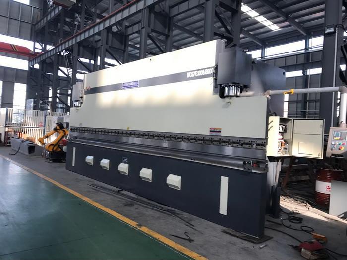 8m pressbrake.jpg